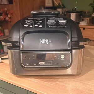 Ninja Foodie - Black and Silver BBQ Grill